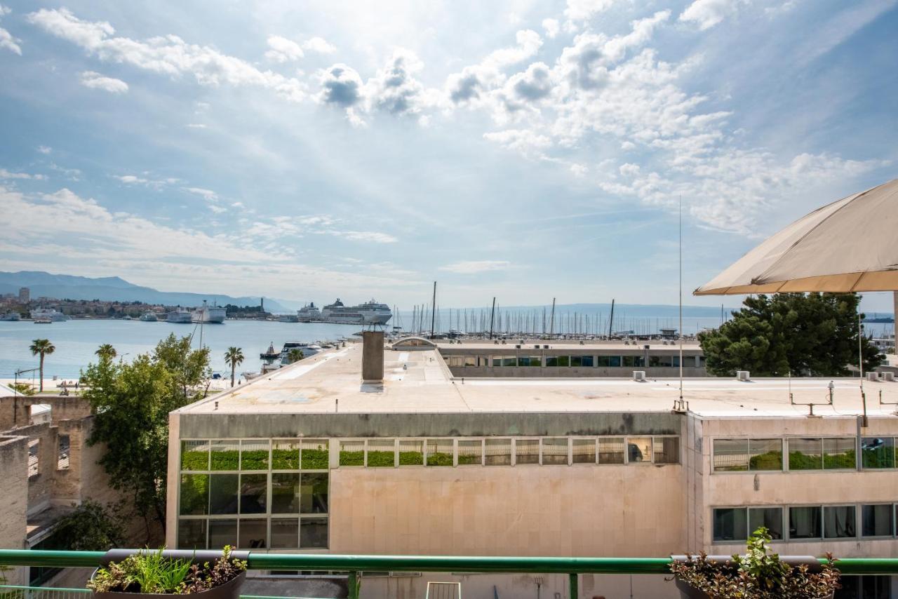 Airy Seafront 1920S Apartment Сплит Екстериор снимка
