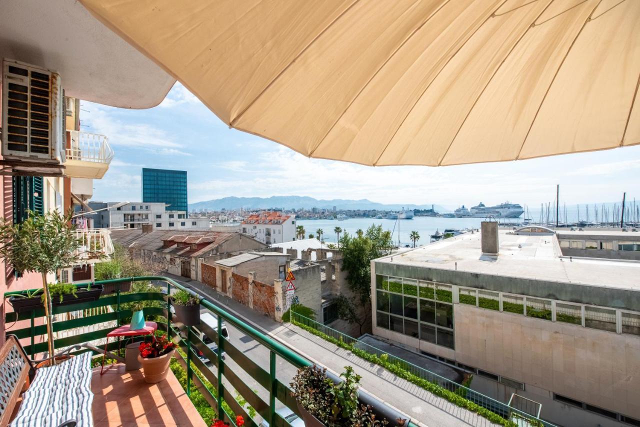 Airy Seafront 1920S Apartment Сплит Екстериор снимка